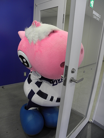 145 ん?ストーカーから逃げてるの?