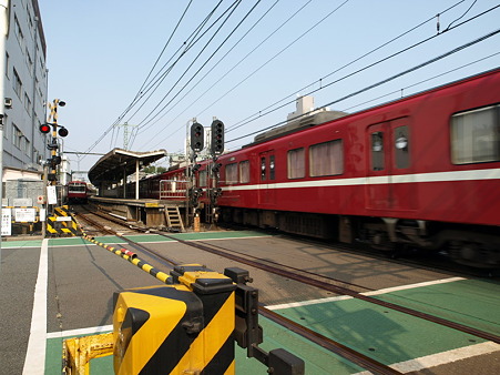 2000形(神奈川新町)