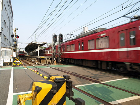 2000形(神奈川新町)