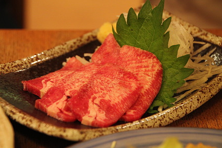 牛タン刺し