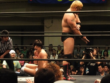 DDT “What are you doing 2012”　KO-D無差別級選手権試合 火野裕士vs飯伏幸太 (4)