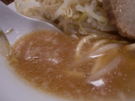 家系のスープ薄めって感じ